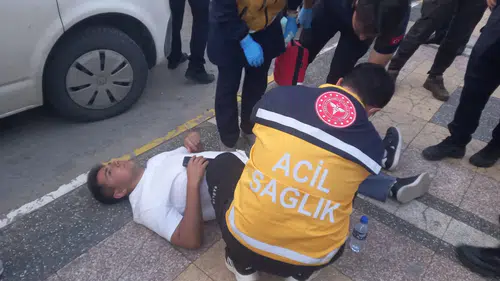 Aksaray'da sokak ortasında yan bakma kavgası kanlı bitti