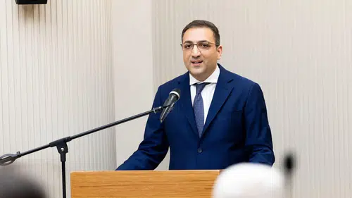 İzmir belediyelerine rüşvet operasyonu İki başkan gözaltında