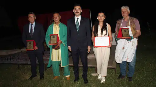 Manyaslı gençler Osmanlı kültürünü okul bahçesine taşıdı