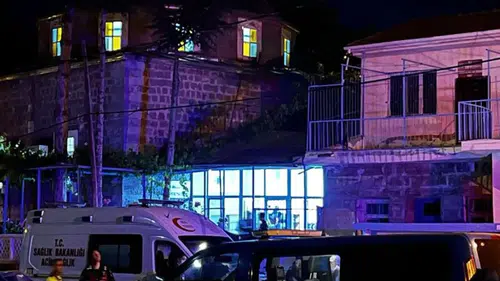 Namaz öncesi dehşet: İki kişi bıçaklanarak öldürüldü