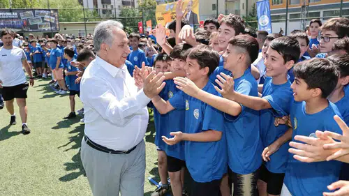 Talas’ta minik futbolcular için ücretsiz yaz okulu dönemi başlıyor