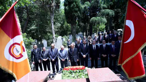 Dursun Özbek mazbatayı aldı ilk iş mezar ziyareti yaptı