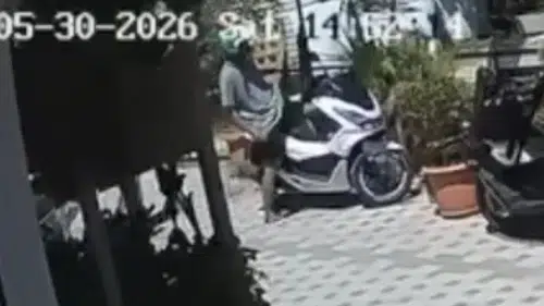 Akyaka'da anahtarı üzerinde unutulan motosiklet dakikalar içinde çalındı