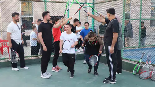 Cizre'de özel çocuklar kortta hünerlerini sergiledi