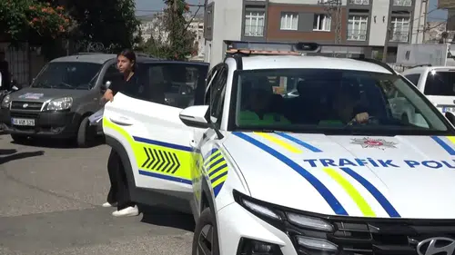 Kilis'te sınava yetişemeyen öğrenciyi polisler okula yetiştirdi