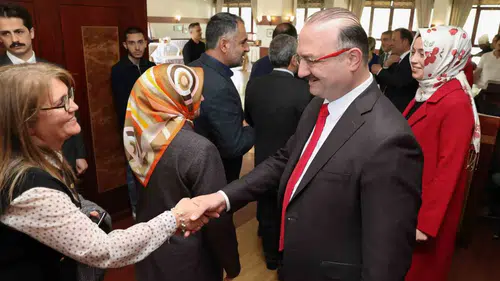 Atatürk Üniversitesinde bayramın getirdiği birlik havası