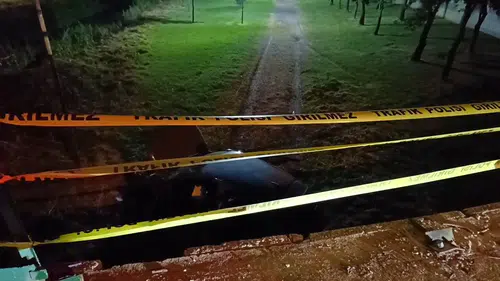 Navigasyon hatası sürücüyü dereye uçurdu