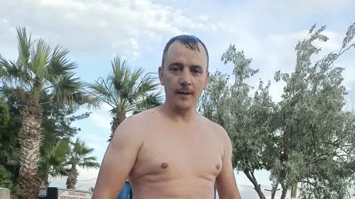 Akçay sahilinde boğulmak üzere olan kişiyi dalgıç son anda kurtardı