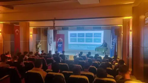 Bayburtlu gençler sigortalı çalışmanın geleceğine dair bilgilendirildi