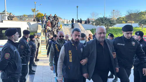 Sosyal medyadaki hakaret davasında 9 kişi hakim karşısına çıkıyor