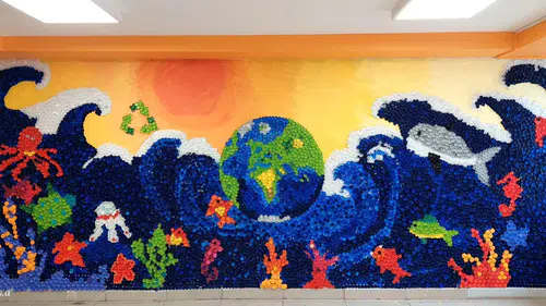 Bilecik'te öğrenciler çöpe atılanları sanat eserine dönüştürdü