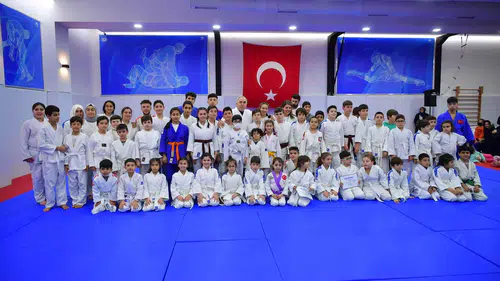 Fatihli çocuklar için yaz spor okulu kayıtları başladı
