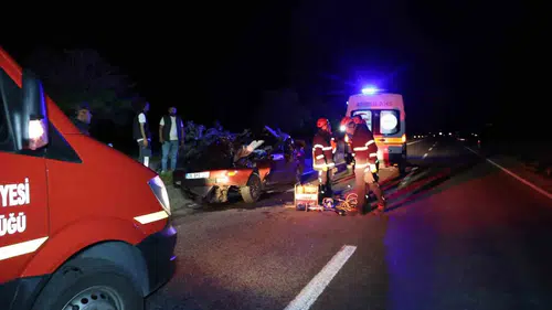 Nevşehir yolunda feci kaza Tırın dorsesine çarpan sürücü hayatını kaybetti