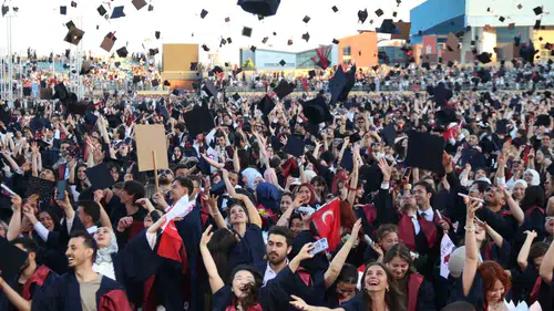 Anadolu Üniversitesi mezunları stadyumu doldurdu
