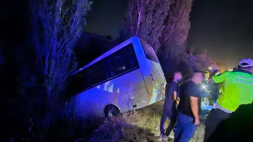 Ankara Mamak yolunda feci kaza 8 kişi yaralandı
