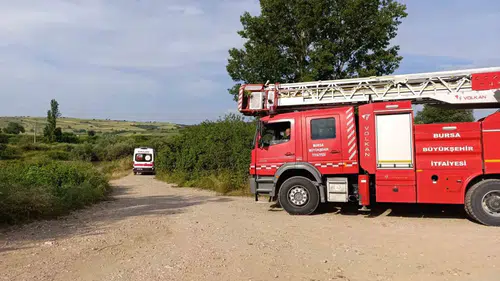 İnegöl'de dereye düşen çocuk son anda kurtarıldı