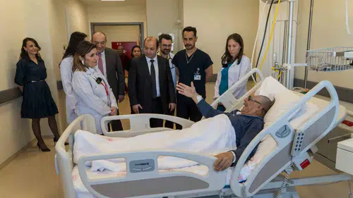 Manisa’da ilk kez uygulanan beyin piliyle Parkinson hastası ayağa kalktı