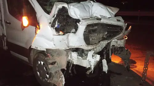 Bitlis yolunda arkadan çarpma kazası 3 yaralı