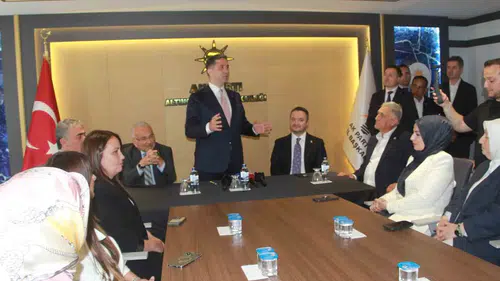 AK Parti'den ekonomi ve savunma sanayi için büyüme mesajı