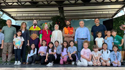 Kamyon Tiyatrosu Düzce’deki çocukların ayağına kadar geldi