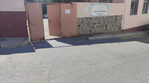 Germencik zabıtası okul önlerinde nöbet tutuyor