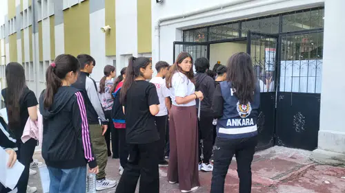 LGS maratonu başladı Milyonlarca öğrenci lise tercihi için ter döktü
