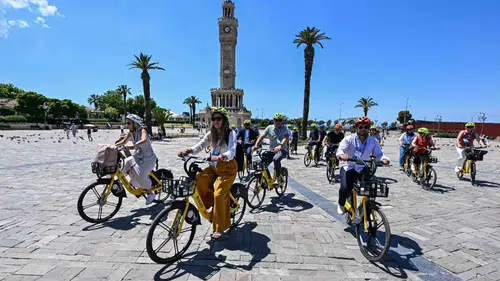 İzmir 52 yıl sonra dünya fuarcılığının merkezi oldu