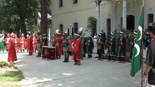 Bursa’da dünya gençleri mehter marşlarıyla birleşti