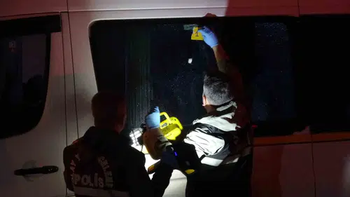 Malatya sokaklarında dehşet anları Taksideki gence kurşun yağdırdılar