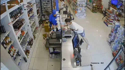 Alanya’da dehşet dakikaları Market hırsızı çocuğu olan aracı kaçırdı