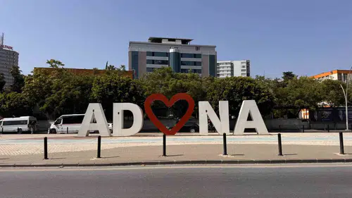 Adana kan kaybediyor Binlerce kişi şehri terk ediyor