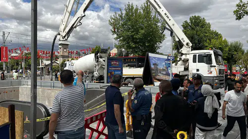 Kayseri Cumhuriyet Meydanı’nda beton mikseri kazası yaşandı