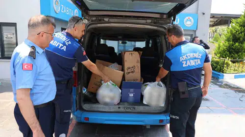Mersin'deki zincir markette son kullanma tarihi geçmiş ürünler bulundu
