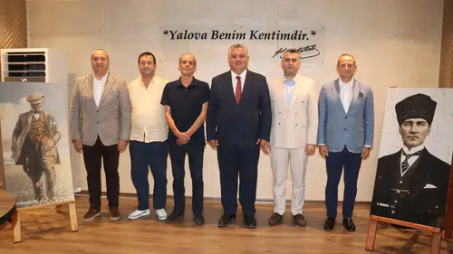 Yalova’da altı belediye başkanı CHP’den istifa edip Yeni Parti’ye katıldı