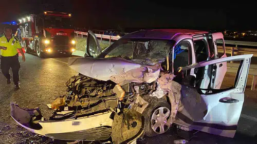 Malatya Yeşilyurt yolunda iki araç çarpıştı 5 kişi yaralandı