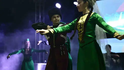 Düzce Kafkas rüzgarıyla renklendi
