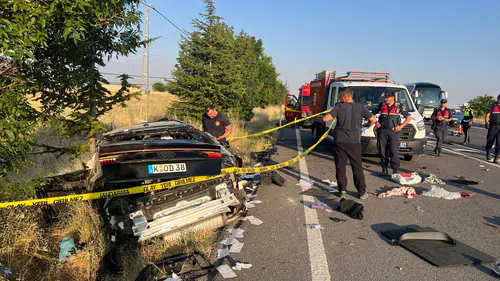 Kayseri yolunda acı kaza Almanya'dan gelen gurbetçi aileden 3 kişi öldü