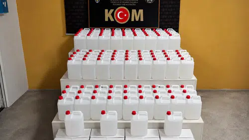 Sakarya polisinden kaçak içki operasyonu