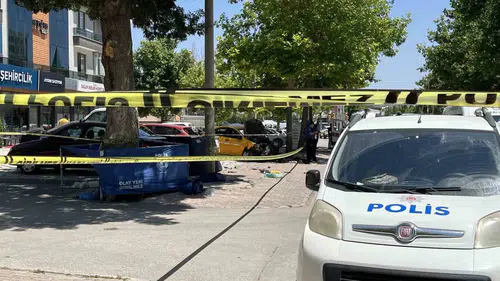Konya'da kaldırımda yürüyen anne ve kızına taksi çarptı