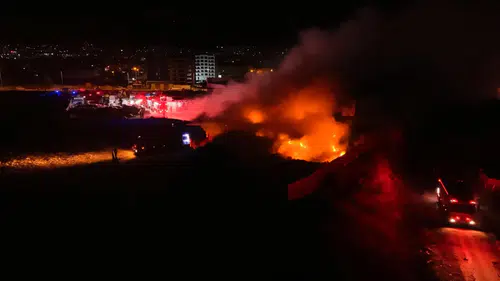 Bursa'da geri dönüşüm tesisini alevler teslim aldı