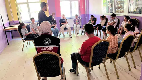Tatvanlı aileler ekranı kapattı oyuna daldı