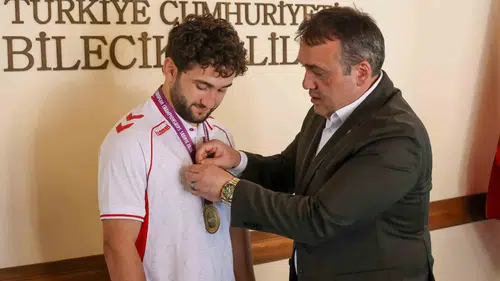 Bilecikli genç güreşçi Avrupa şampiyonu oldu