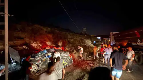 Mardin yolunda feci kaza 3 ölü 5 yaralı