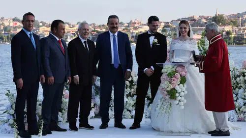 İsmail Yüksek ve Esen Matraş nikah masasına oturdu