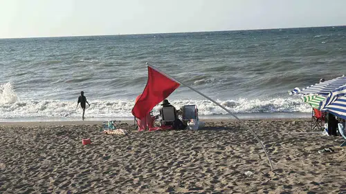 Akçakoca sahillerinde denize girişler kapatıldı