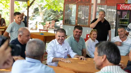 Mezitli Belediye Başkanı kırsal mahallelerde saha mesaisine çıktı