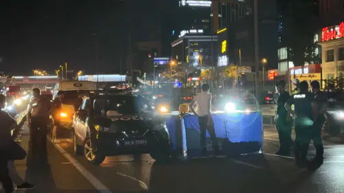 Bakırköy'de gece vakti feci kaza Bir yaya hayatını kaybetti
