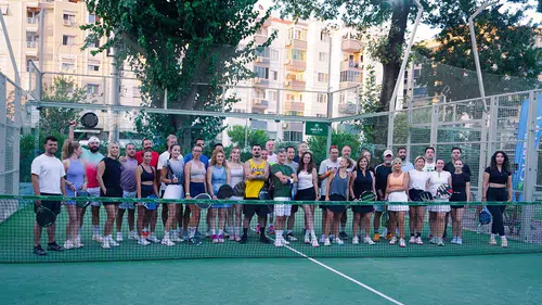 İzmir'de kortlarda padel heyecanı yaşandı