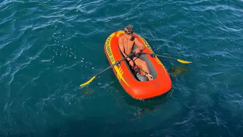 Mudanya açıklarında sürüklenen genç Sahil Güvenlik ile kurtarıldı