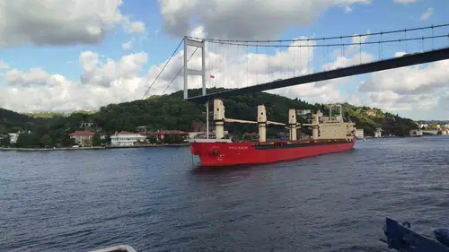 Boğaz trafiği arızalı yük gemisi nedeniyle durduruldu